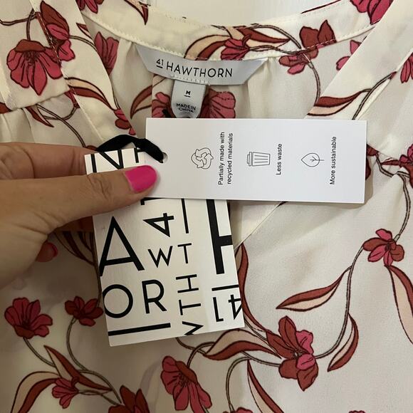 41Hawthorn MEDIUM Hannah Blouse - Stitch Fix Sleeveless V-Neck Floral Top - Picture 6 of 13